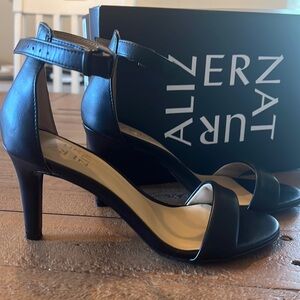 Naturalizer Leah Strappy Sandal (Worn Once)